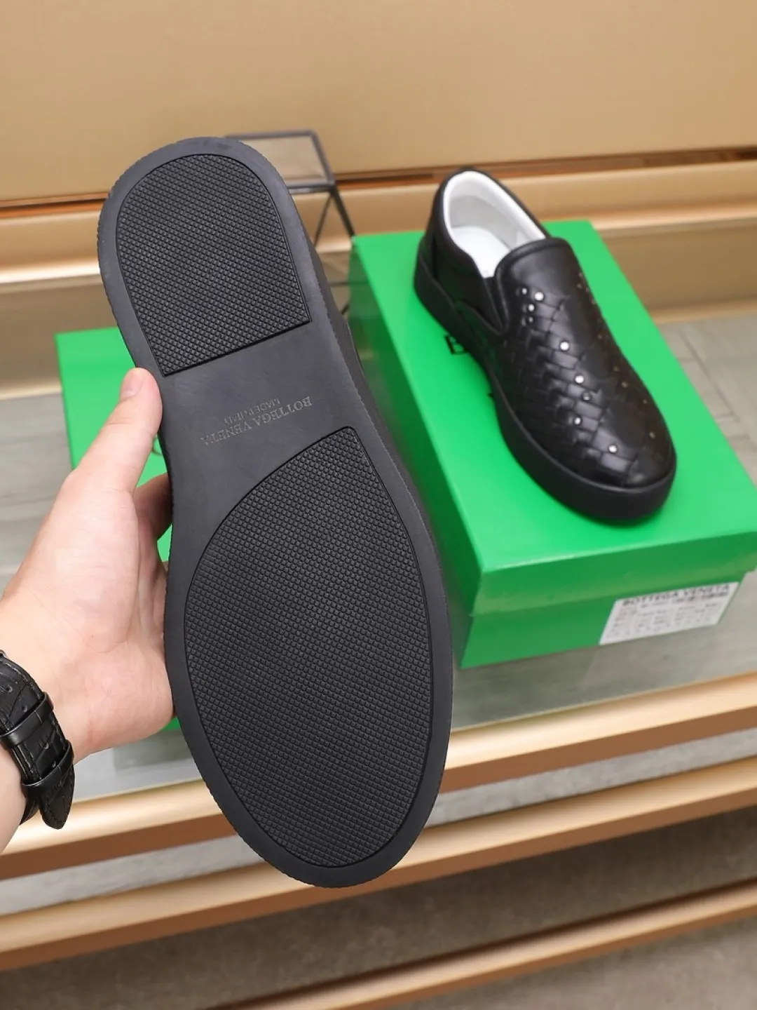 Men's men's shoes 💰Men's shoes 💰540💰🔥[BV] series of top purchasing agents 🔍Imported first-layer cowhide woven surface, cowhide foot pads lining environmentally friendly ♻️Does not fade, 💪Sole: Rubber combination original factory special original outsole ⚠Original and single goods 🔍🔍You can come in and out at will, welcome to compare ⚠Number of sizes: 38-44